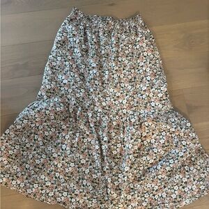 Uniqlo Floral Skirt with pockets